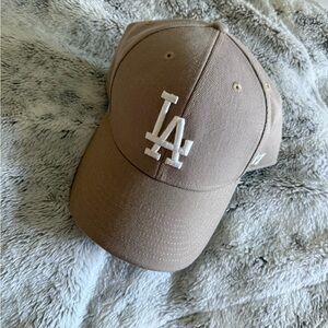 LA DODGERS BASEBALL CAP TAN COLOR